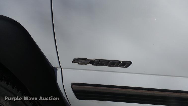 image for item EF9339 2001 Chevrolet Silverado 1500 Ext. Cab pickup truck