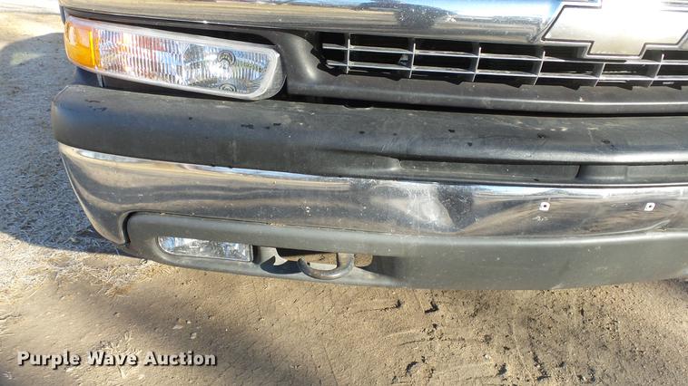 image for item EF9339 2001 Chevrolet Silverado 1500 Ext. Cab pickup truck