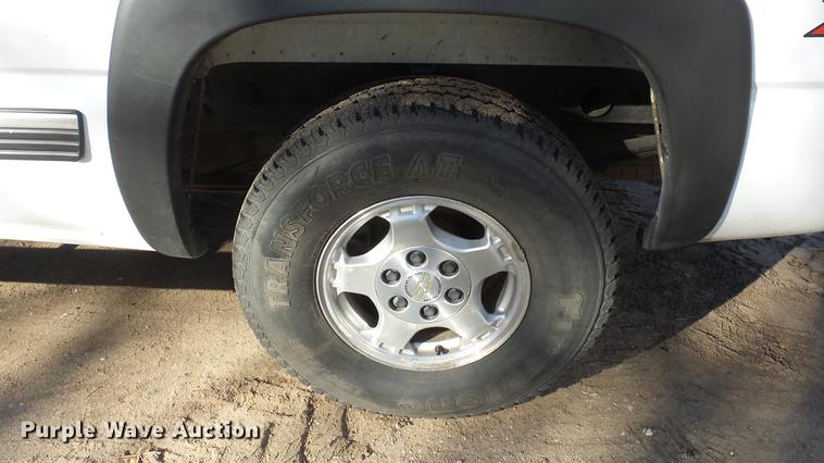 image for item EF9339 2001 Chevrolet Silverado 1500 Ext. Cab pickup truck