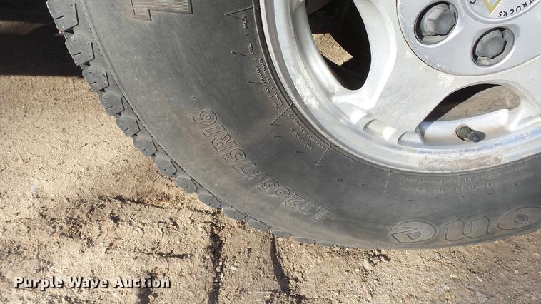 image for item EF9339 2001 Chevrolet Silverado 1500 Ext. Cab pickup truck