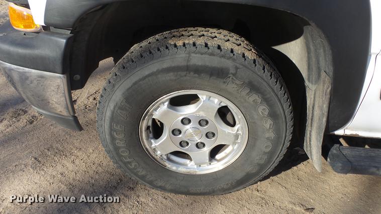 image for item EF9339 2001 Chevrolet Silverado 1500 Ext. Cab pickup truck