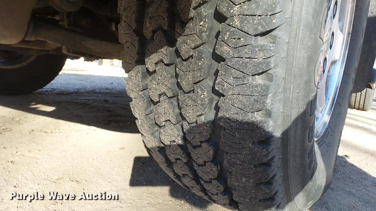 image for item EF9339 2001 Chevrolet Silverado 1500 Ext. Cab pickup truck