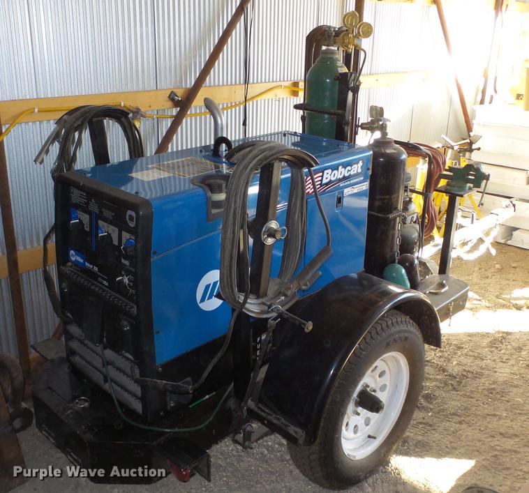 image for item EF9342 Miller Bobcat 225 welder/generator