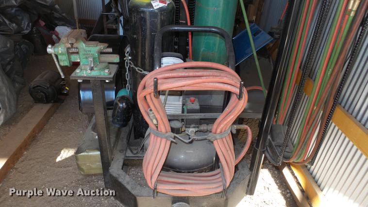 image for item EF9342 Miller Bobcat 225 welder/generator