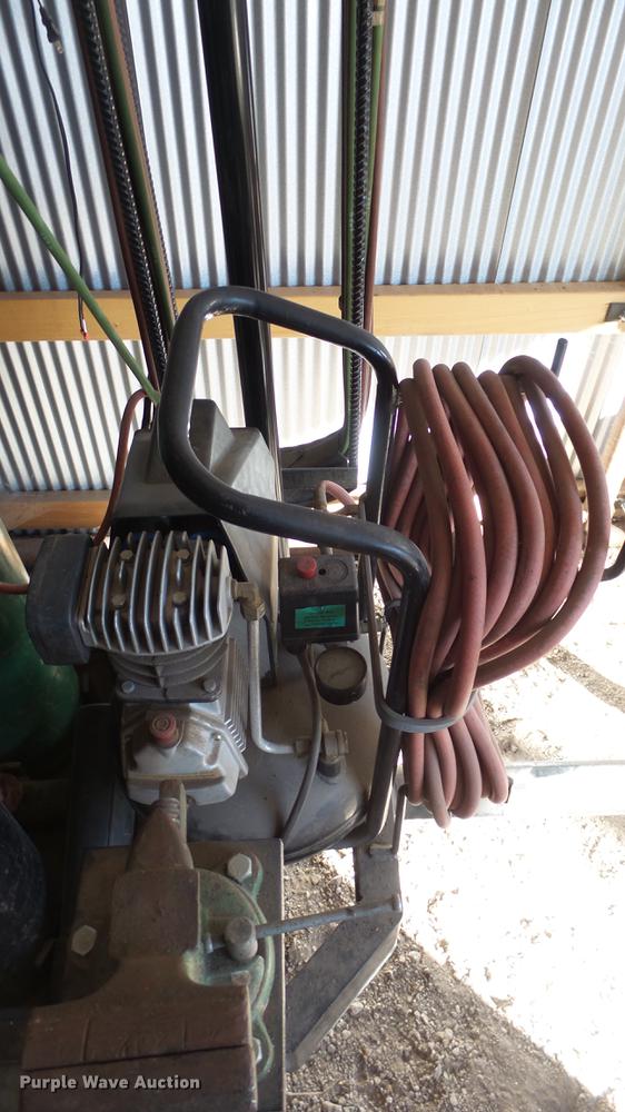 image for item EF9342 Miller Bobcat 225 welder/generator