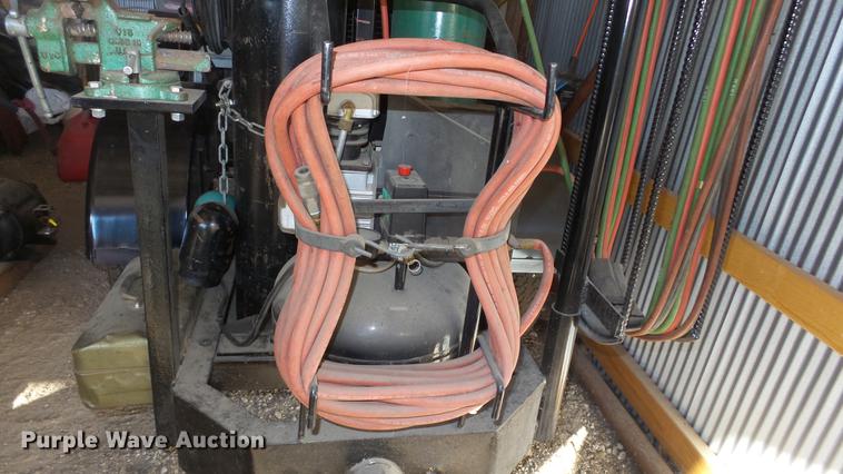 image for item EF9342 Miller Bobcat 225 welder/generator