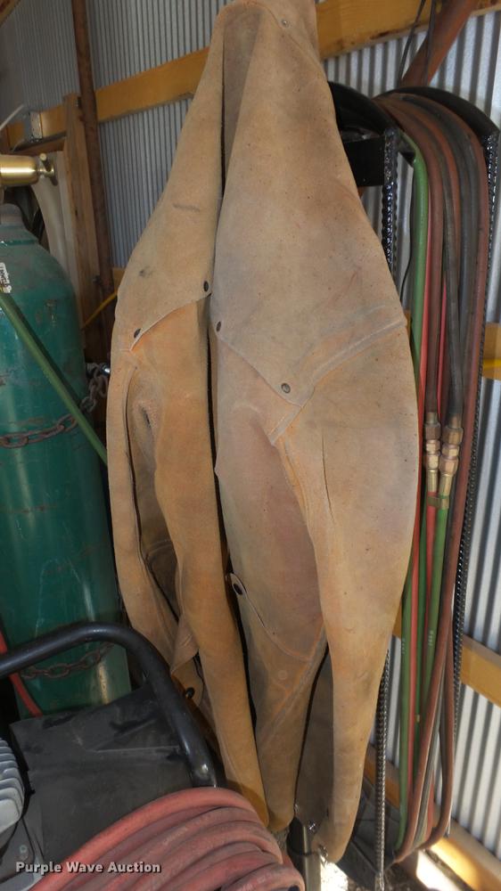 image for item EF9342 Miller Bobcat 225 welder/generator