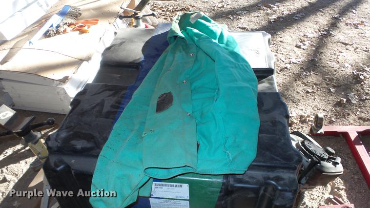 image for item EF9342 Miller Bobcat 225 welder/generator