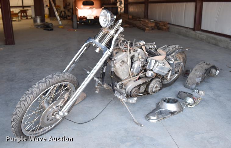 image for item EH9649 1985 Harley Davidson Super Glide motorcycle