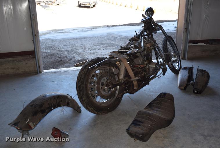 image for item EH9649 1985 Harley Davidson Super Glide motorcycle