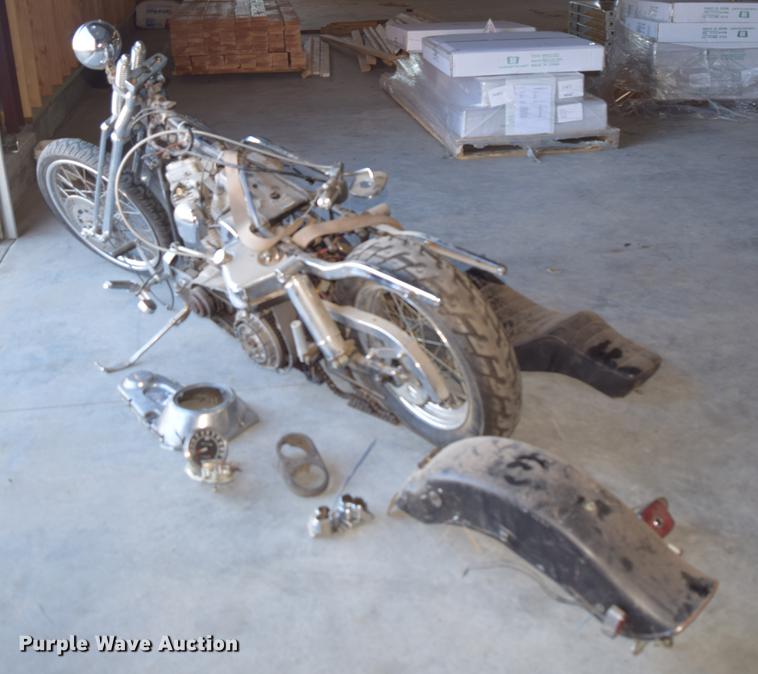 image for item EH9649 1985 Harley Davidson Super Glide motorcycle