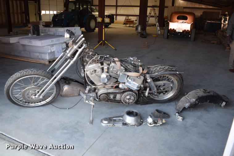 image for item EH9649 1985 Harley Davidson Super Glide motorcycle