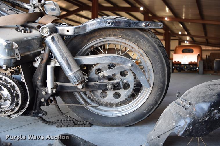 image for item EH9649 1985 Harley Davidson Super Glide motorcycle