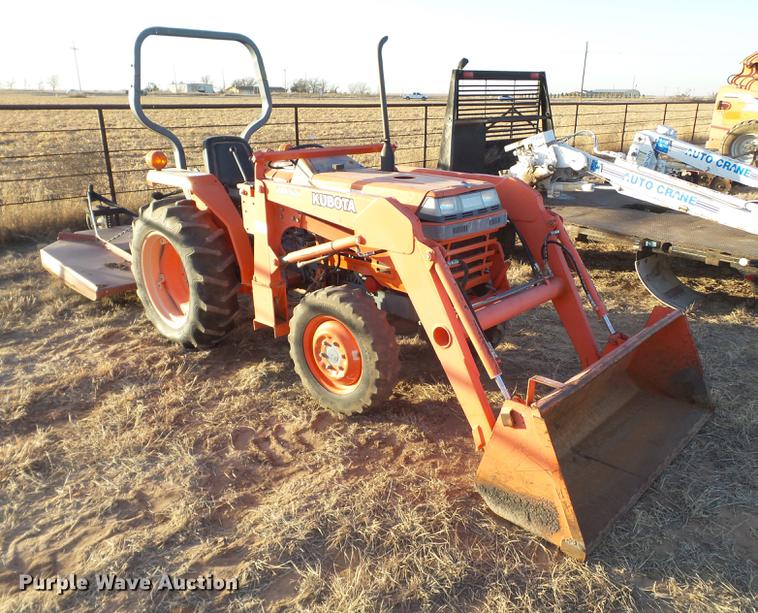 image for item EI9526 Kubota L2500D MFWD tractor