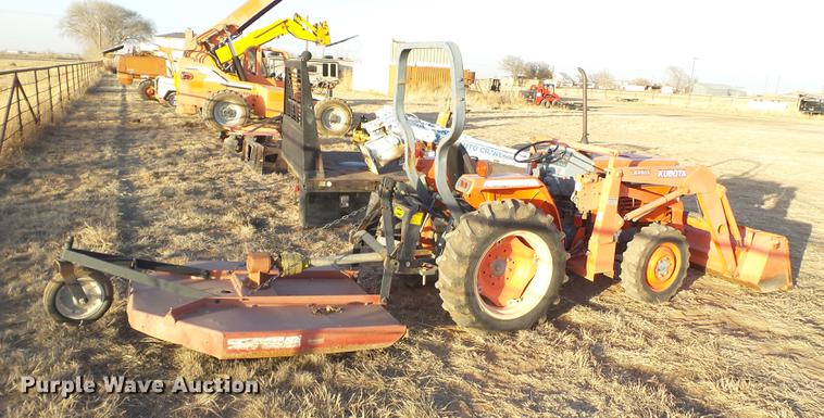 image for item EI9526 Kubota L2500D MFWD tractor