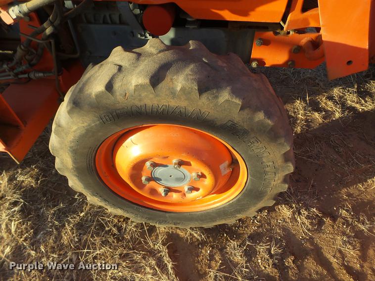 image for item EI9526 Kubota L2500D MFWD tractor