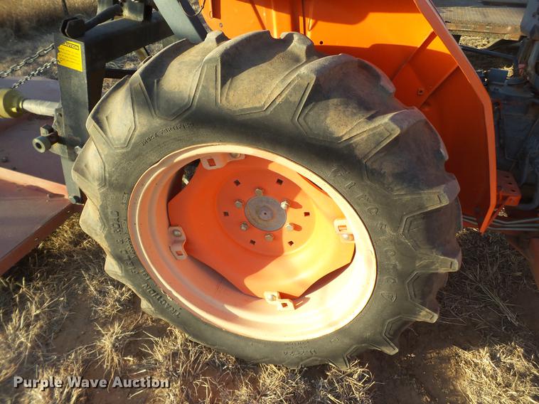 image for item EI9526 Kubota L2500D MFWD tractor
