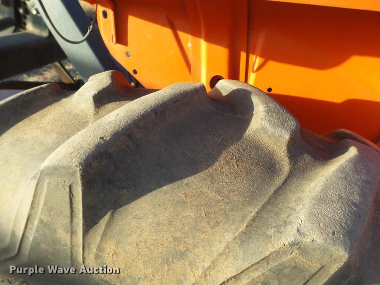 image for item EI9526 Kubota L2500D MFWD tractor