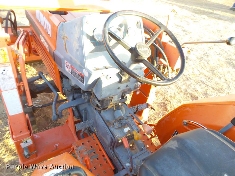 image for item EI9526 Kubota L2500D MFWD tractor