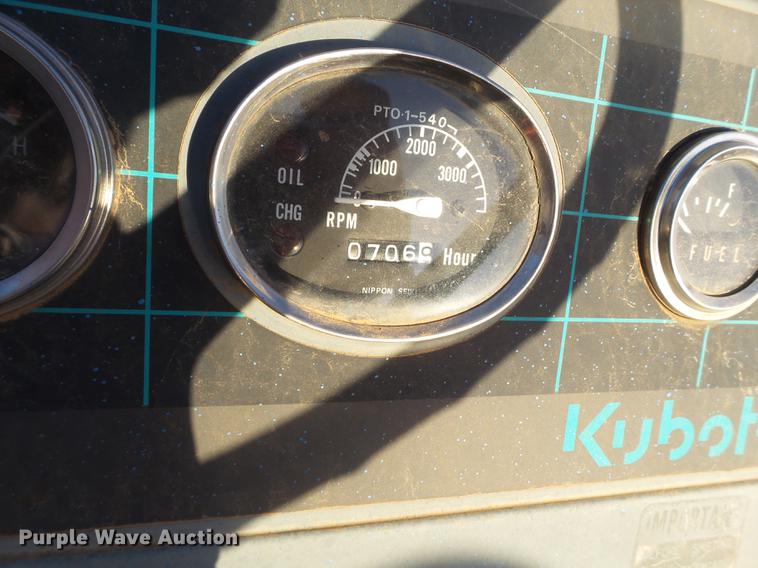 image for item EI9526 Kubota L2500D MFWD tractor