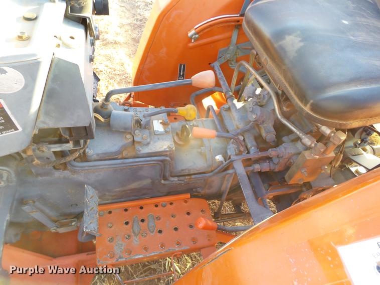 image for item EI9526 Kubota L2500D MFWD tractor