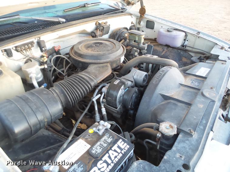 image for item EI9527 1992 Chevrolet 2500HD utility bed pickup truck