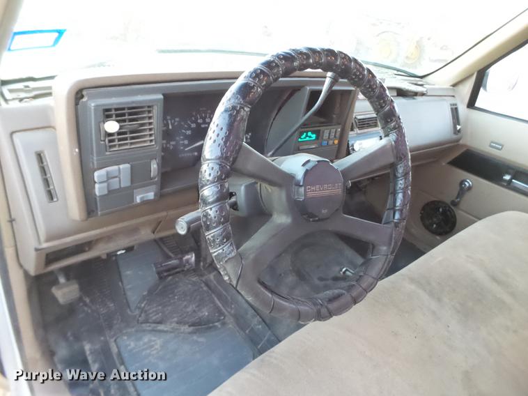 image for item EI9527 1992 Chevrolet 2500HD utility bed pickup truck