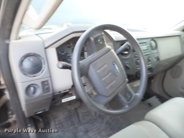 image for item EI9529 2008 Ford F250 Super Duty pickup truck