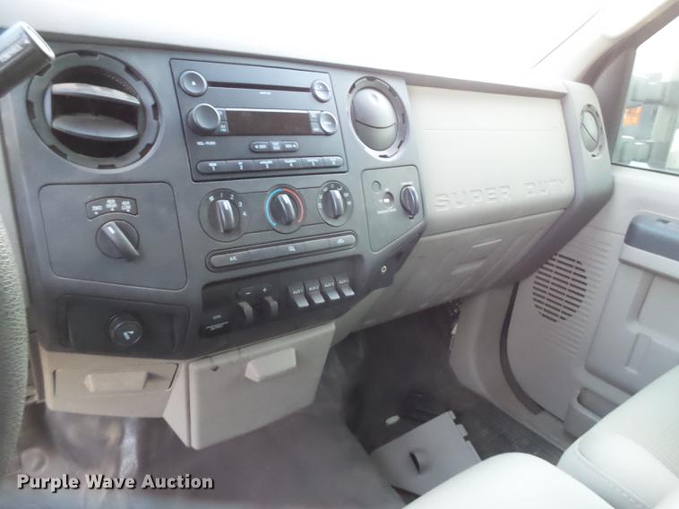 image for item EI9529 2008 Ford F250 Super Duty pickup truck