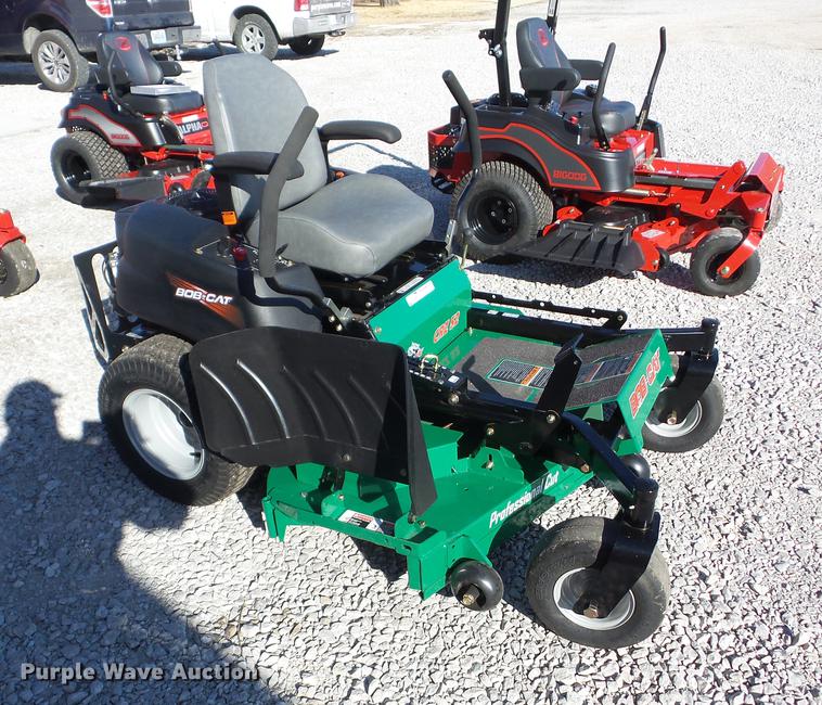 image for item EI9752 2017 Bobcat CRZ 52 lawn mower