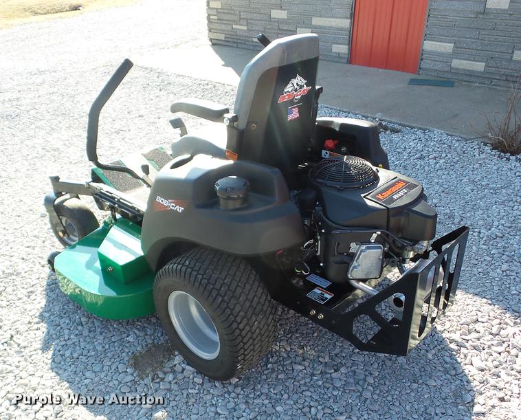 image for item EI9752 2017 Bobcat CRZ 52 lawn mower