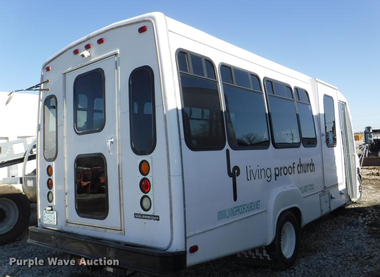 image for item J5508 2005 Ford E450 shuttle bus