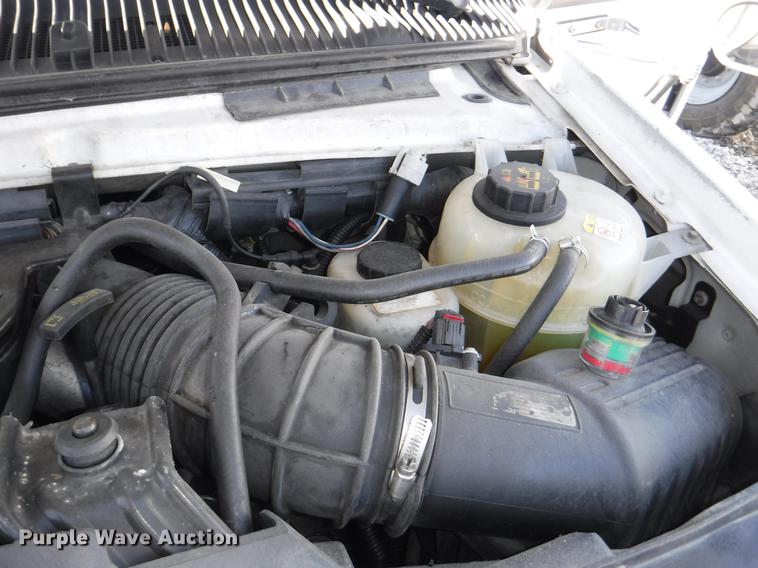 image for item J5508 2005 Ford E450 shuttle bus