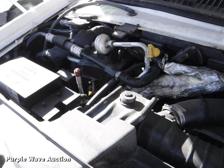 image for item J5508 2005 Ford E450 shuttle bus