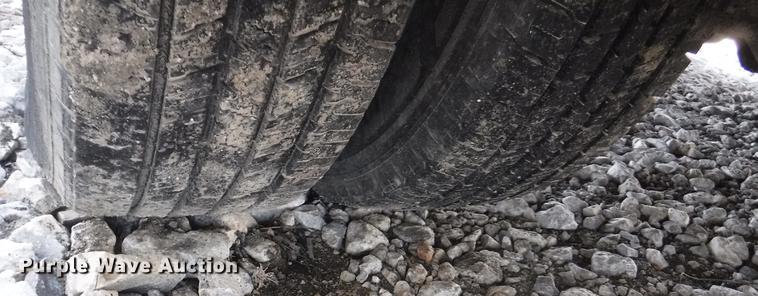 image for item J5508 2005 Ford E450 shuttle bus