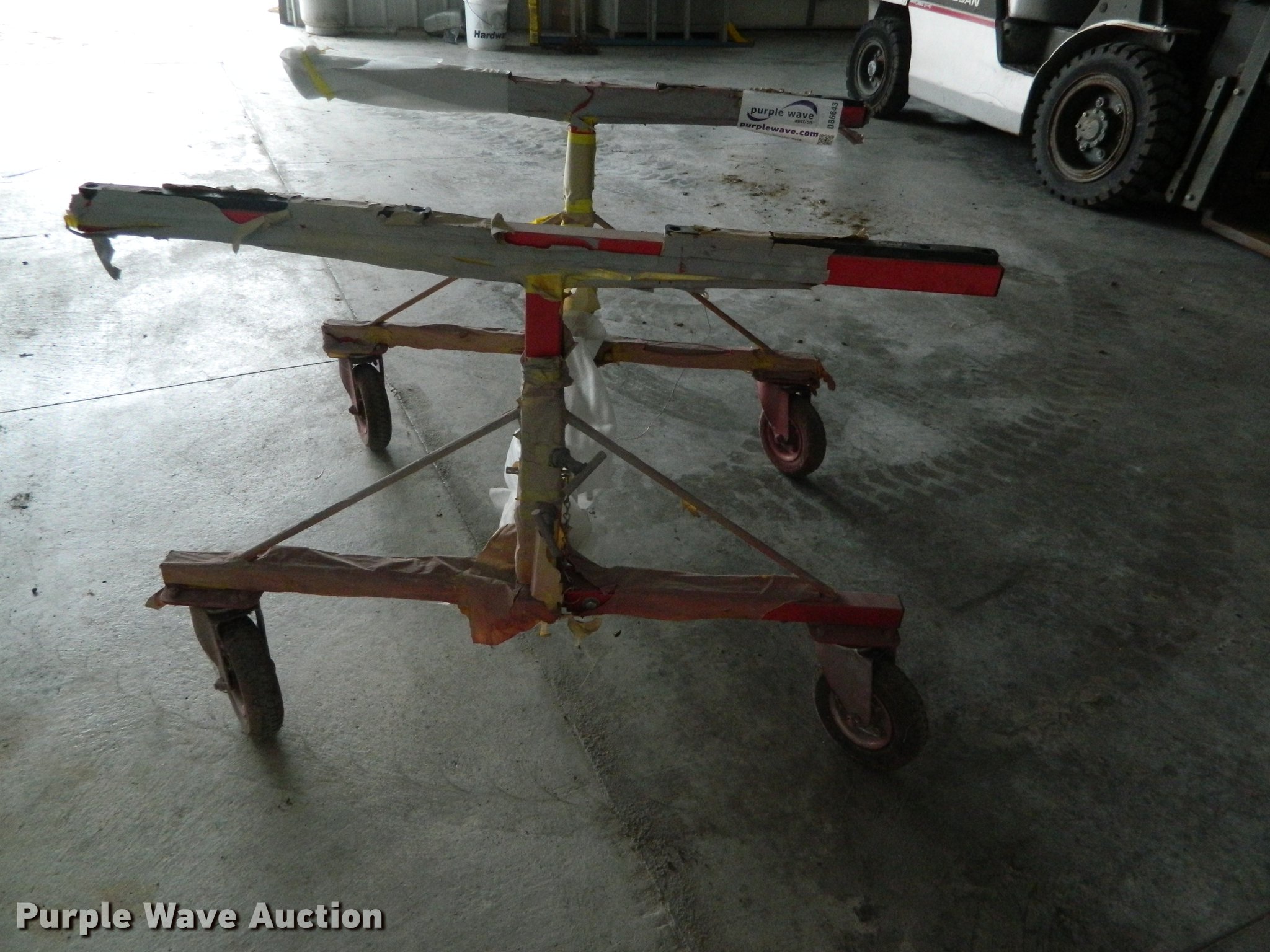 Auto body paint stand in Phillipsburg, KS Item DB6643 sold Purple Wave