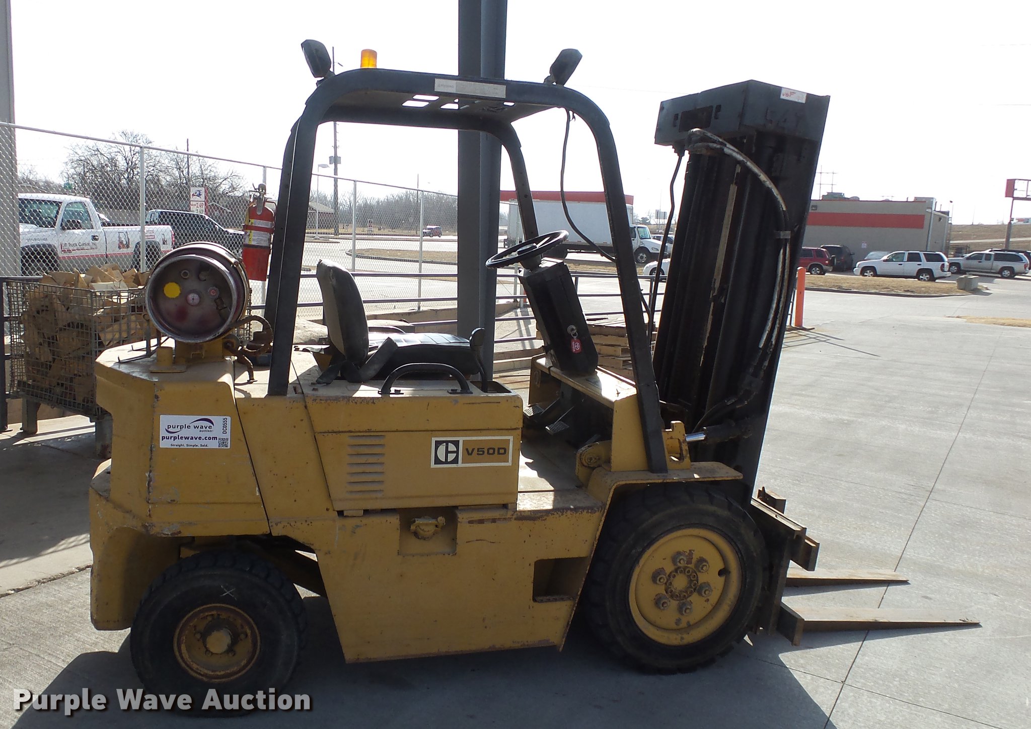 Caterpillar V50D forklift in Wichita, KS Item DC0555 sold Purple Wave