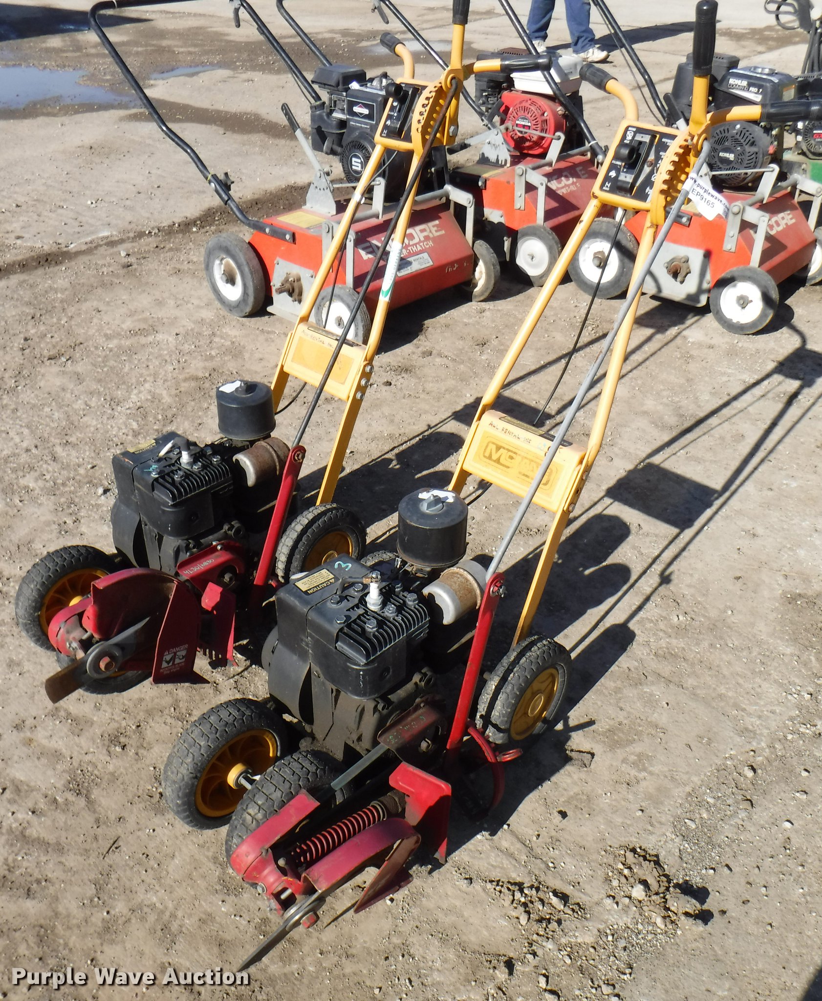 (2) McLane lawn edgers in Paola, KS Item EP9165 sold Purple Wave