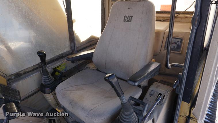 image for item DB0347 1993 Caterpillar 330 L excavator
