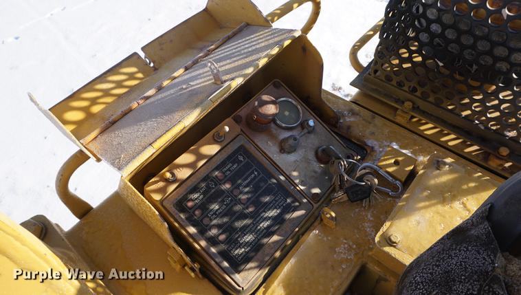 image for item DB0348 1984 Caterpillar 963 track loader