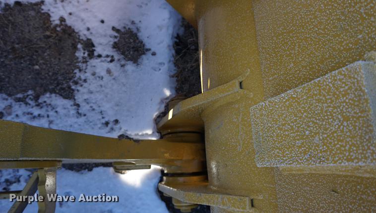 image for item DB0348 1984 Caterpillar 963 track loader