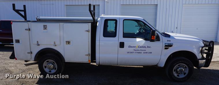 image for item DB0364 2008 Ford F250 Super Duty Super Cab utility bed pickup truck