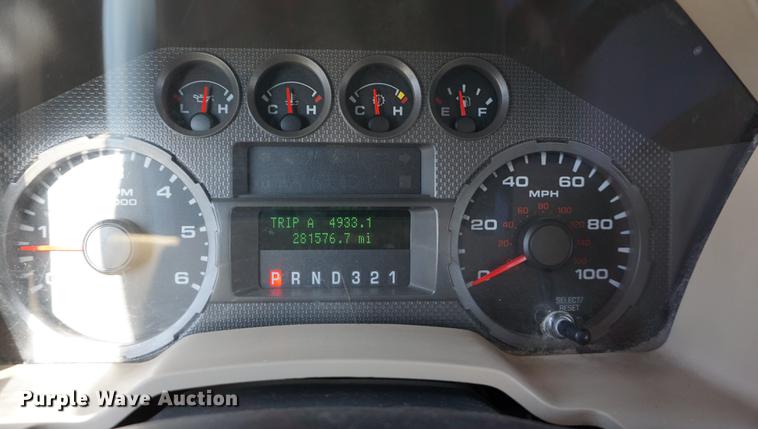 image for item DB0364 2008 Ford F250 Super Duty Super Cab utility bed pickup truck