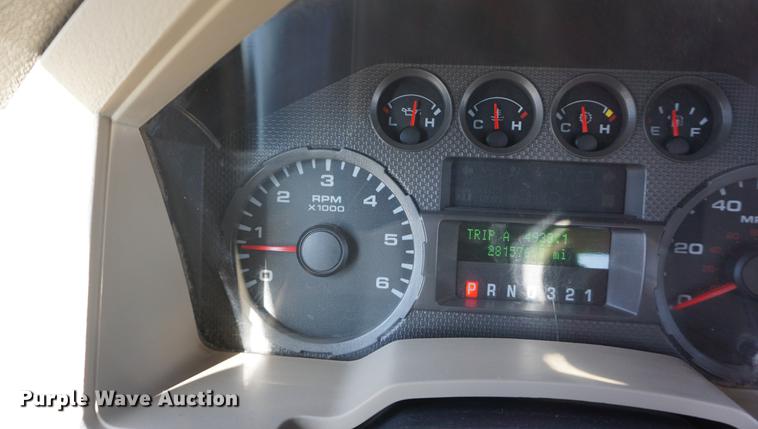 image for item DB0364 2008 Ford F250 Super Duty Super Cab utility bed pickup truck