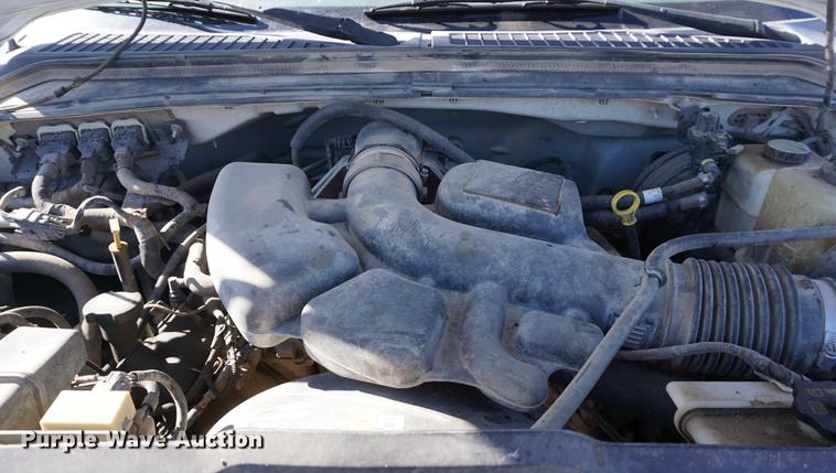 image for item DB0364 2008 Ford F250 Super Duty Super Cab utility bed pickup truck