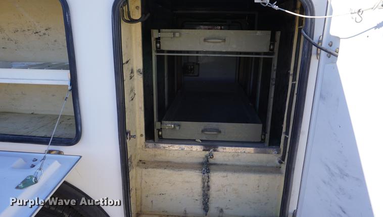 image for item DB0364 2008 Ford F250 Super Duty Super Cab utility bed pickup truck