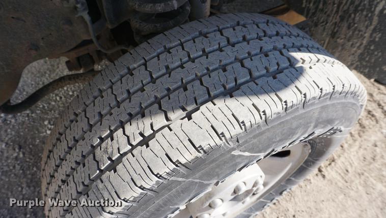 image for item DB0364 2008 Ford F250 Super Duty Super Cab utility bed pickup truck