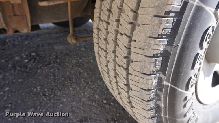 image for item DB0364 2008 Ford F250 Super Duty Super Cab utility bed pickup truck