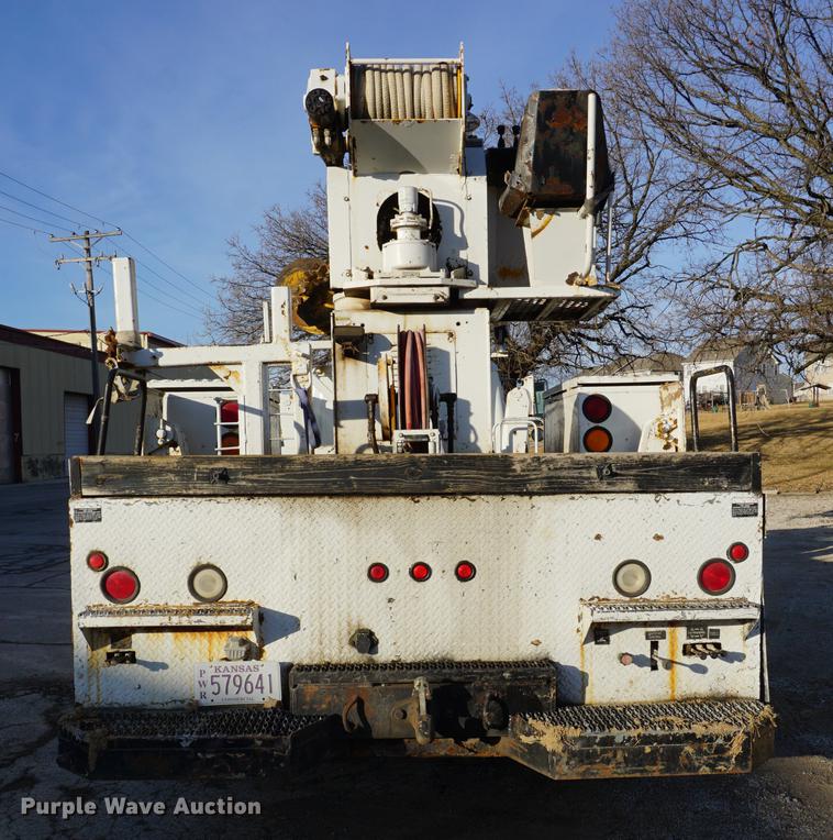 image for item DB0371 1998 International 4900 digger derrick truck