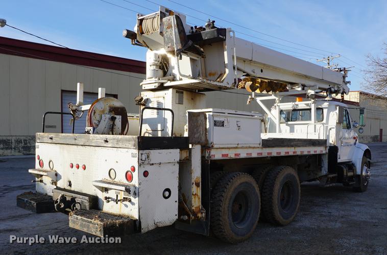 image for item DB0371 1998 International 4900 digger derrick truck
